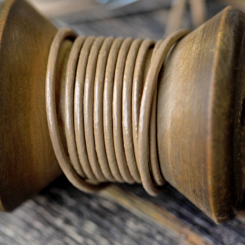 шнур кожаный, цвет коричневый светлый, диаметр 1.5 мм