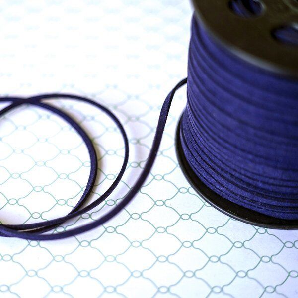 шнур из искусственной замши, черно-синий, 3х1.4 мм