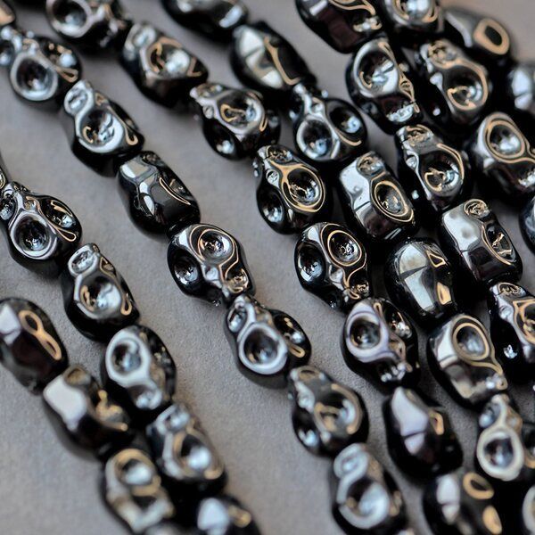 бусина "череп", стекло, цвет черный гематит, 10x8x6-7 мм