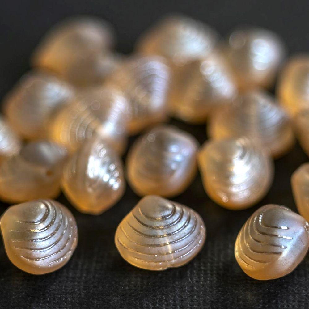 бусина "ракушка", стекло, цвет персиковый матовый, 12х14.5х10 мм