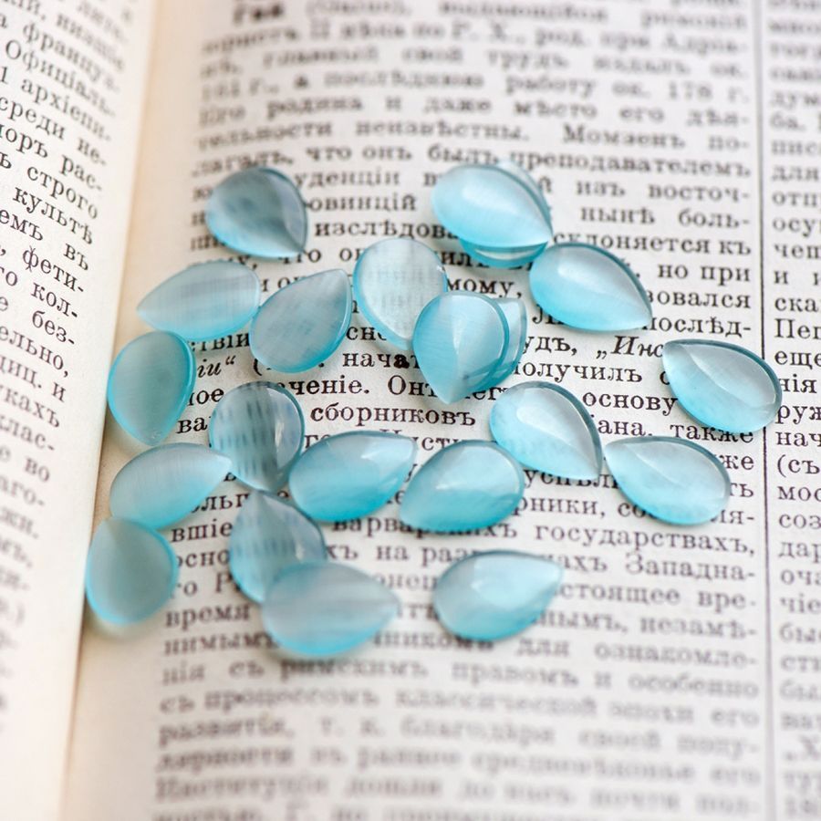 кабошон "кошачий глаз" - капля, стекло, цвет белый, 18x13x3 мм