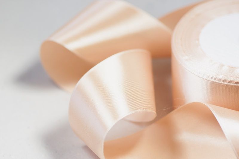 лента, атлас, цвет светло-золотистый, ширина 50 мм ленты