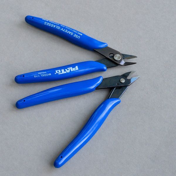 инструмент, кусачки с острыми носами, синие ручки, 128x79 мм