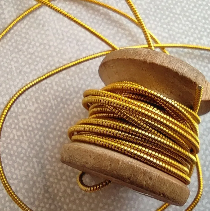 канитель жесткая, цвет насыщенное золото, 1.3 мм