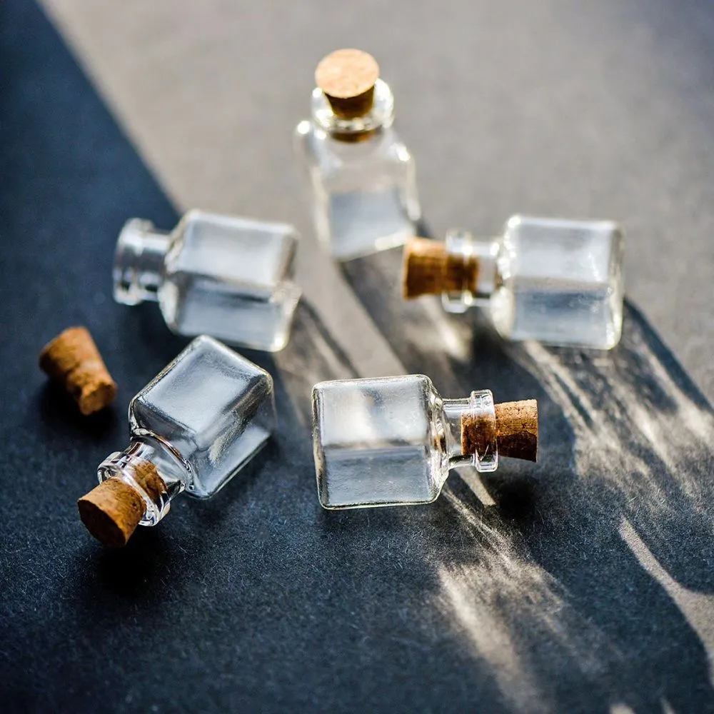 бутылочка с крышкой квадратная, прозрачная, 25x14x14 мм