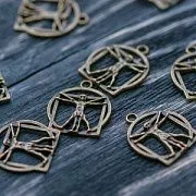 Подвеска металлическая "Леонардо", цвет античная бронза, 24x21x2 мм