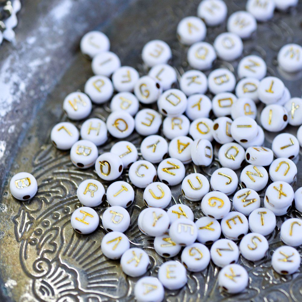 бусина, акрил "алфавит английский", цвет белый/золото, 7x7x4 мм