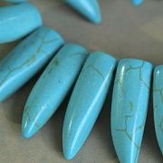 Бусина говлит синтетический "Клык", цвет голубой, 30x10x7.5 мм