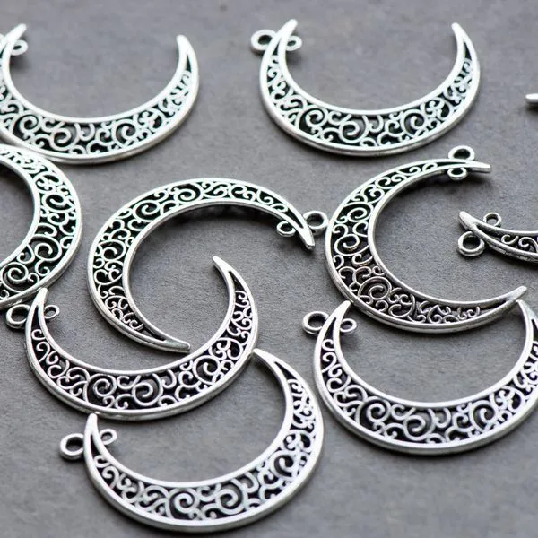 коннектор "месяц", цвет античное серебро, 37x8x2 мм