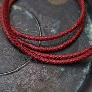 Шнур кожаный круглый, плетеный, цвет красный, диаметр 5 мм